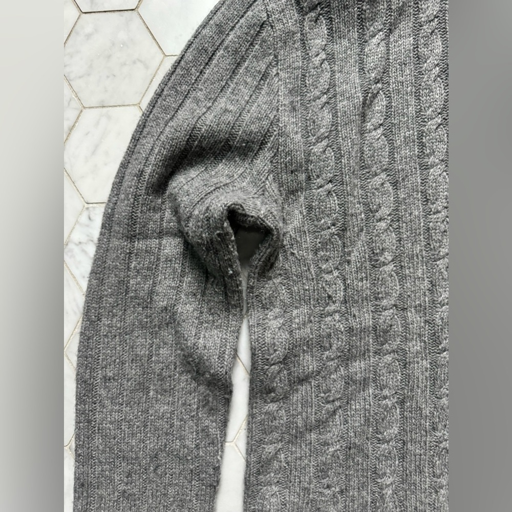 J. Crew grey turtleneck sweater, size M. Wool, Nylon and cashmere. No holes - Picture 3 of 5